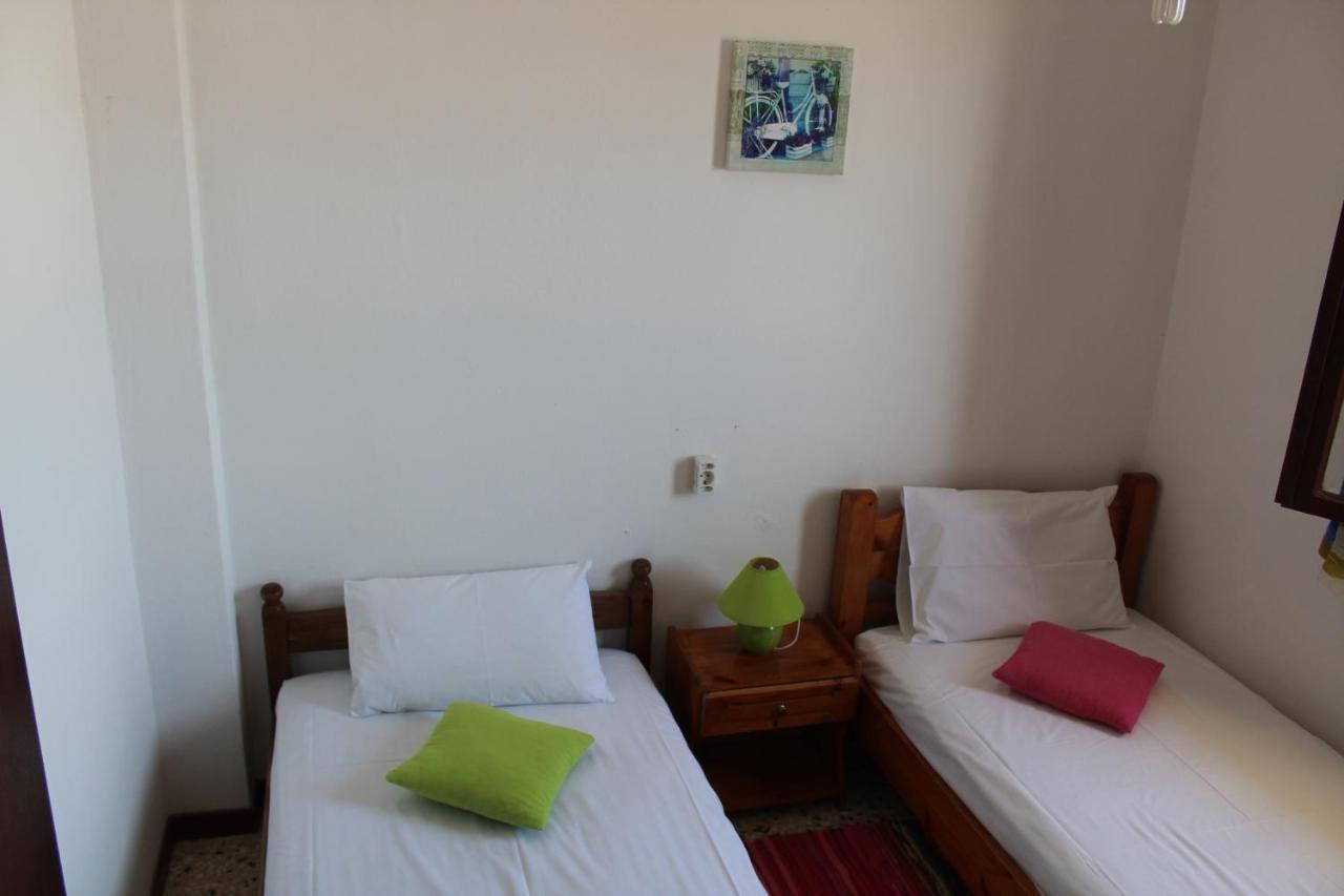 Nikos Seaside Apartment *